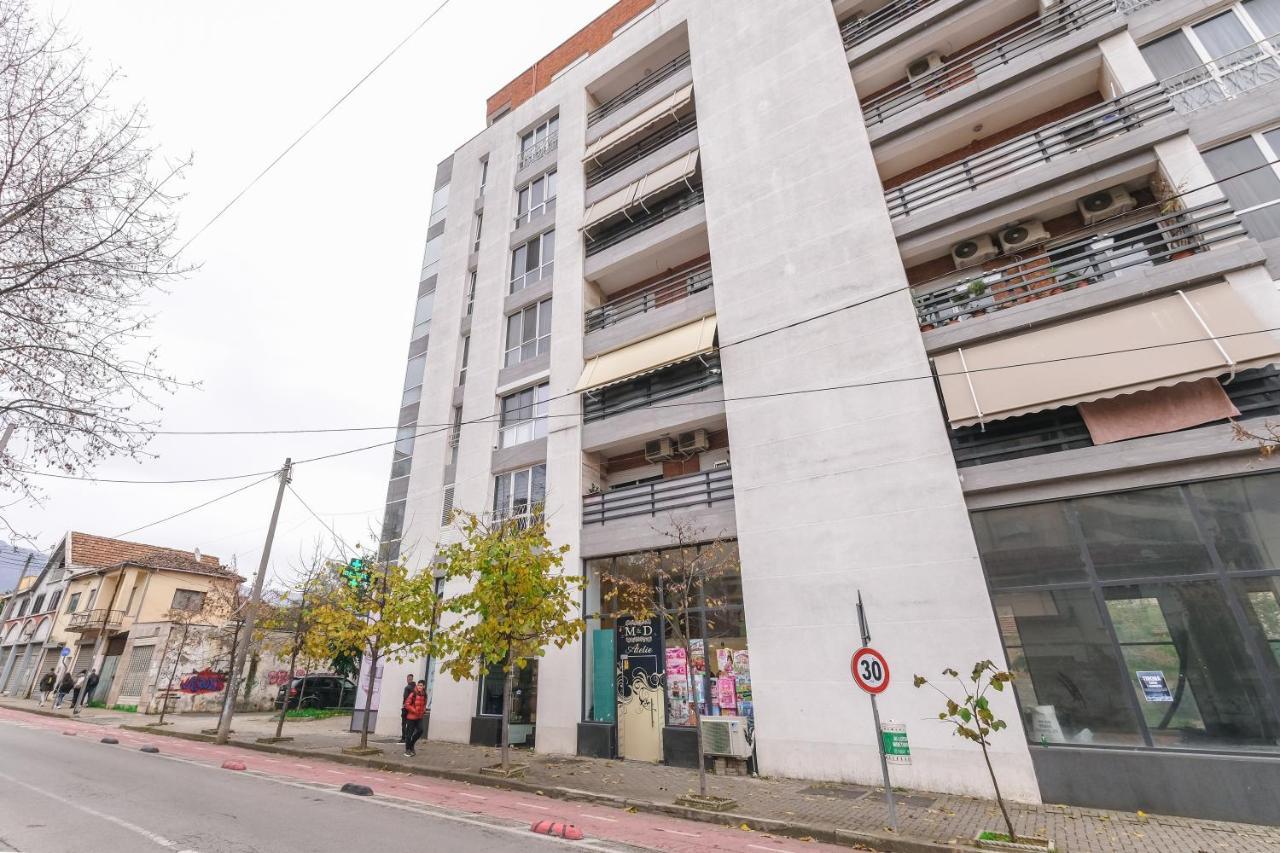 Two Steps Apartments 2 Tirana Exterior photo