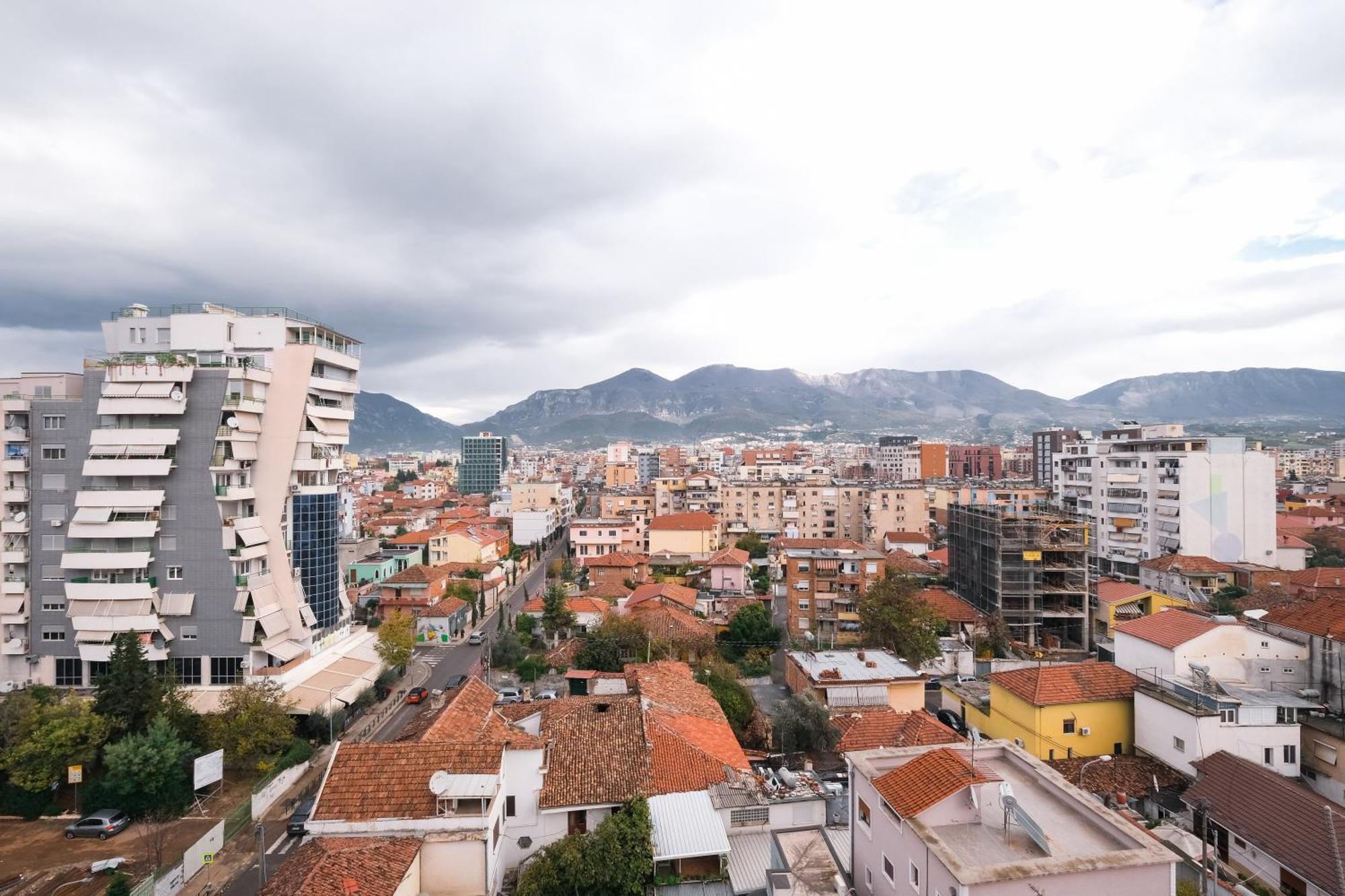 Two Steps Apartments 2 Tirana Exterior photo